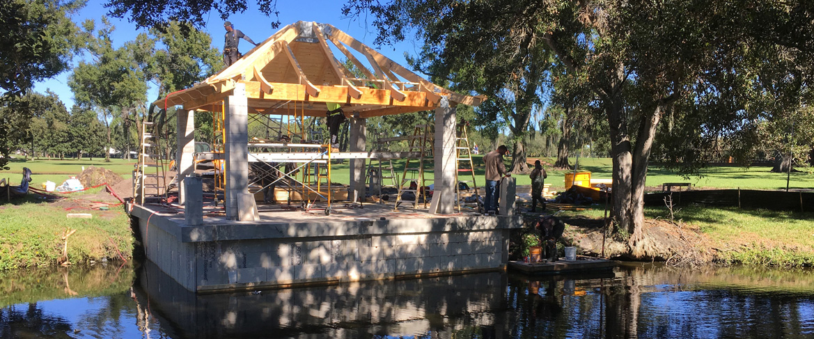 Boathouse with lift - Trident H2O