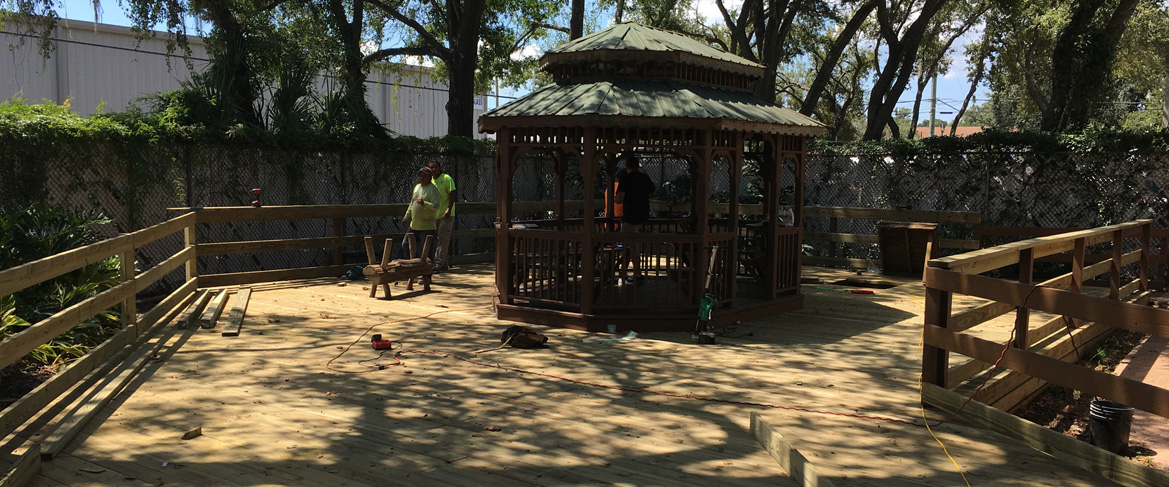 Boathouse with lift - Trident H2O